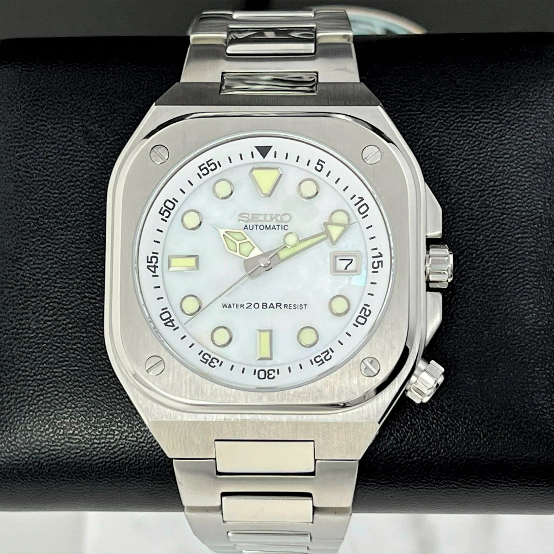Unique Square Watch Mod - Image 3