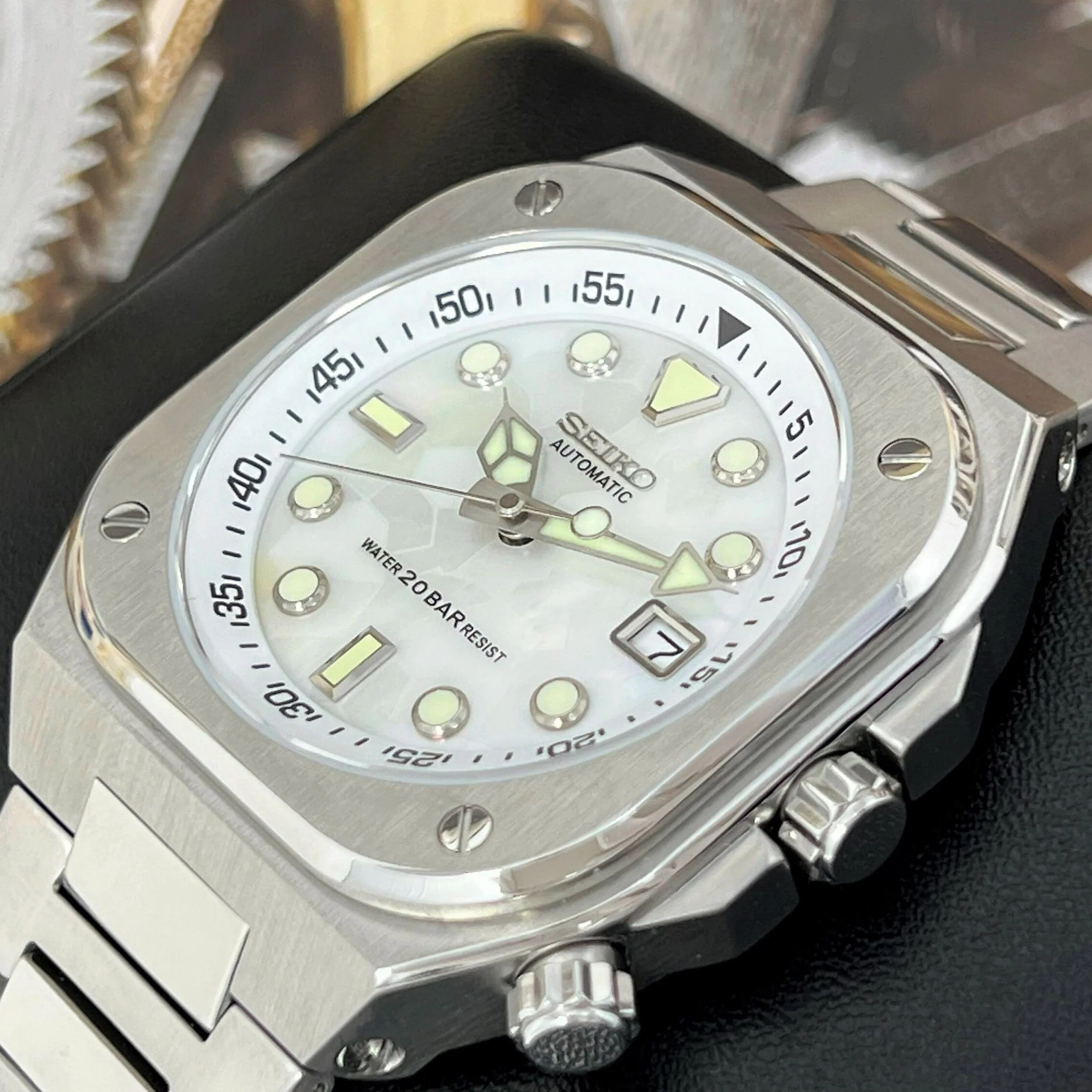 Unique Square Watch Mod - Image 4