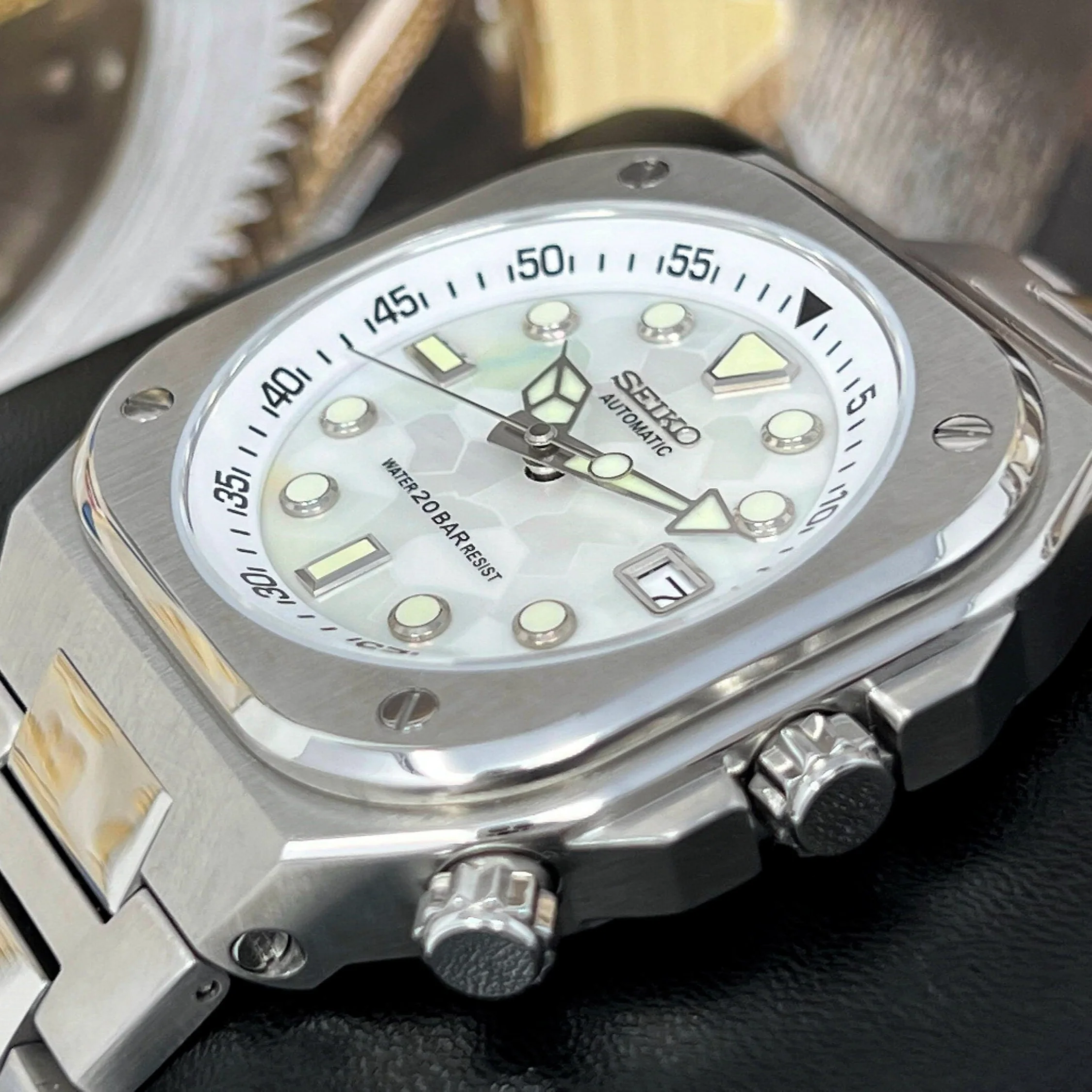 Unique Square Watch Mod - Image 5