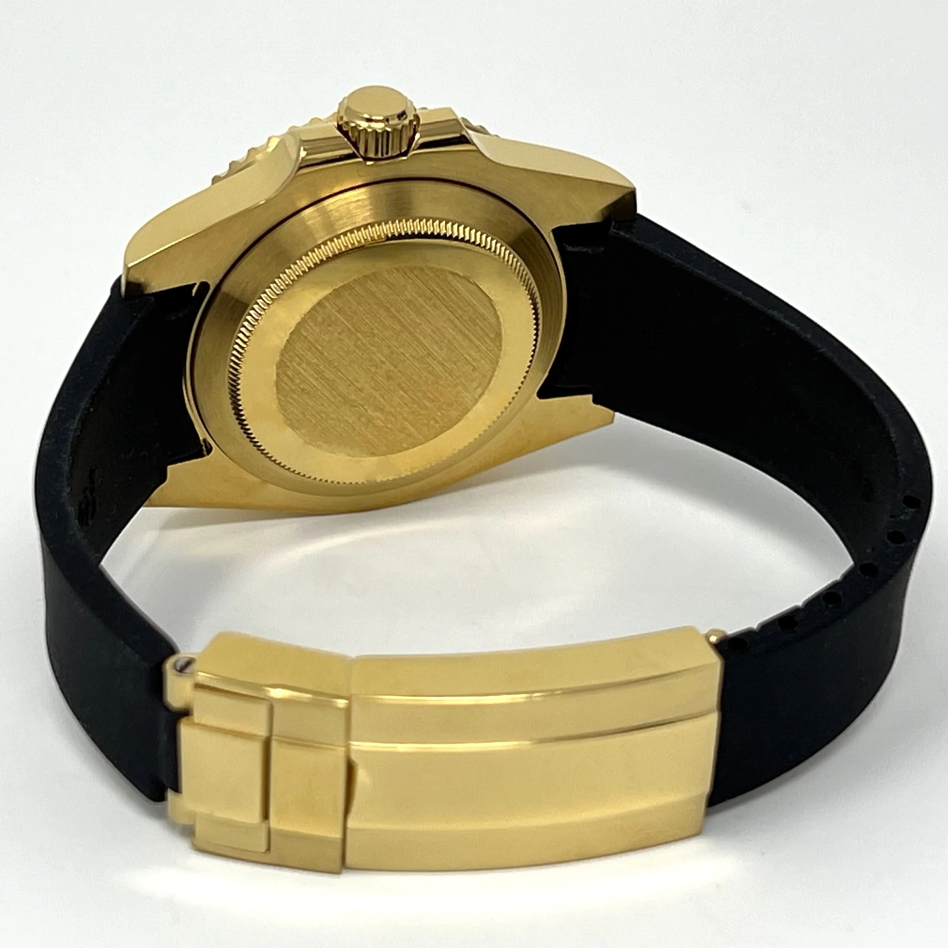 Custom Gold Yacht - Image 4