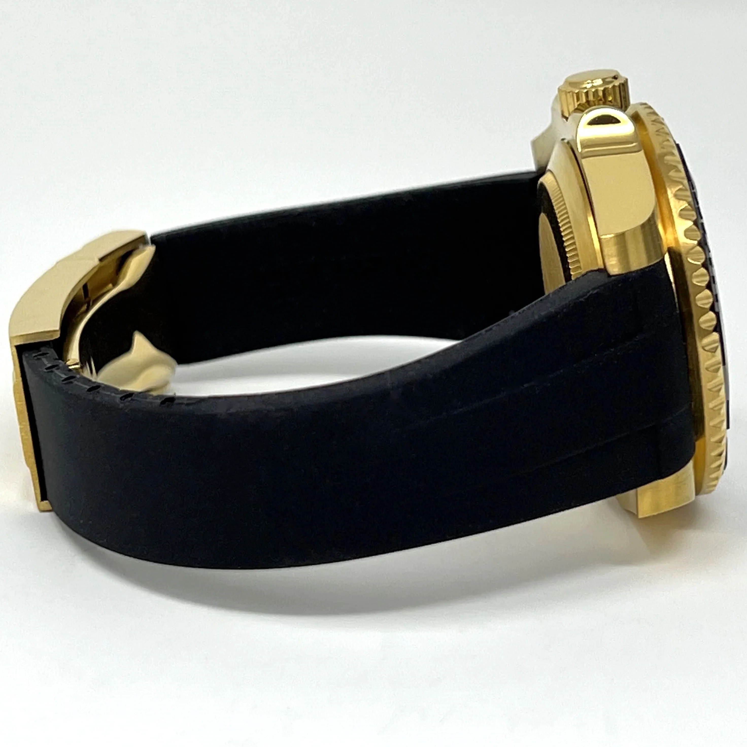 Custom Gold Yacht - Image 6