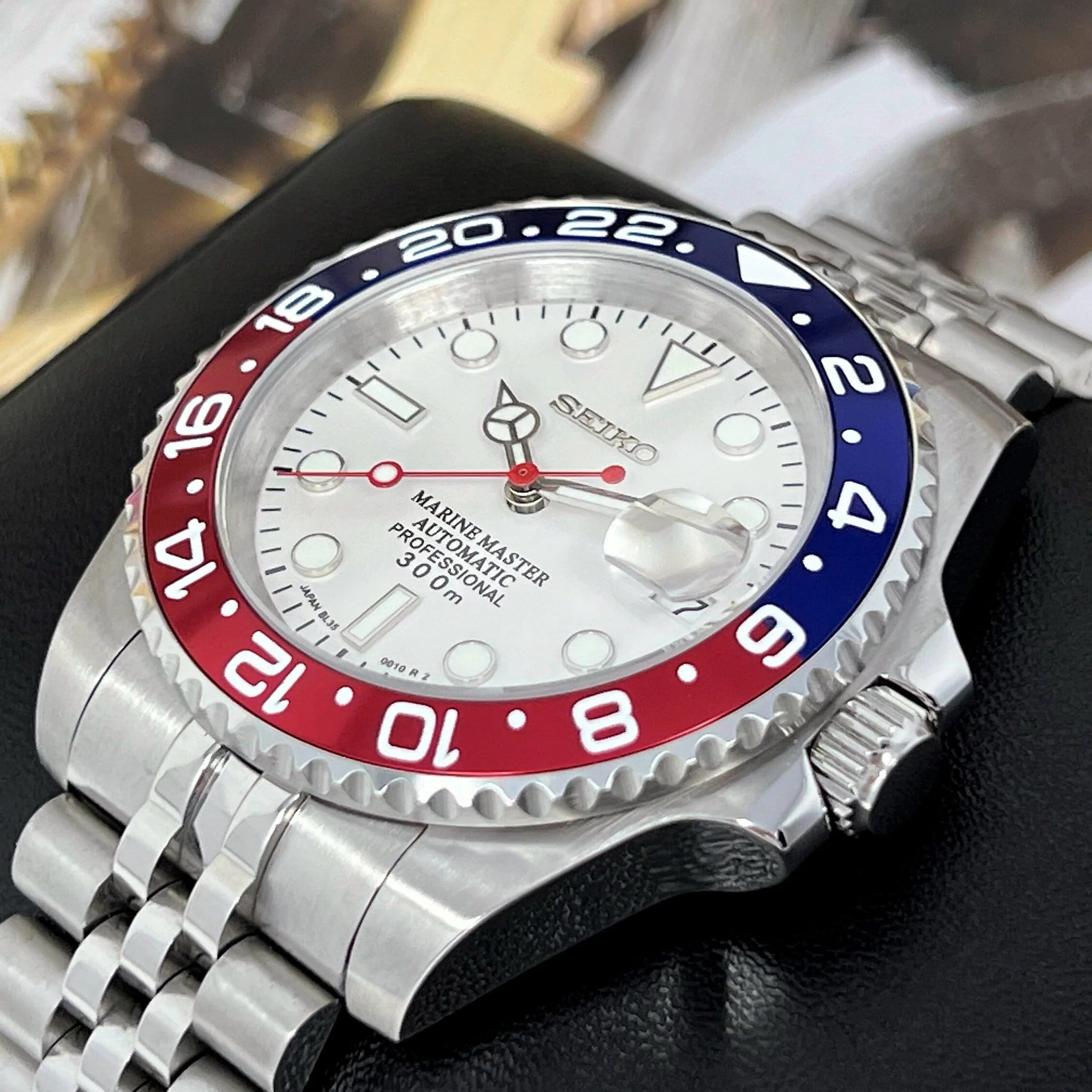 Polar White Pepsi GMT - Image 3