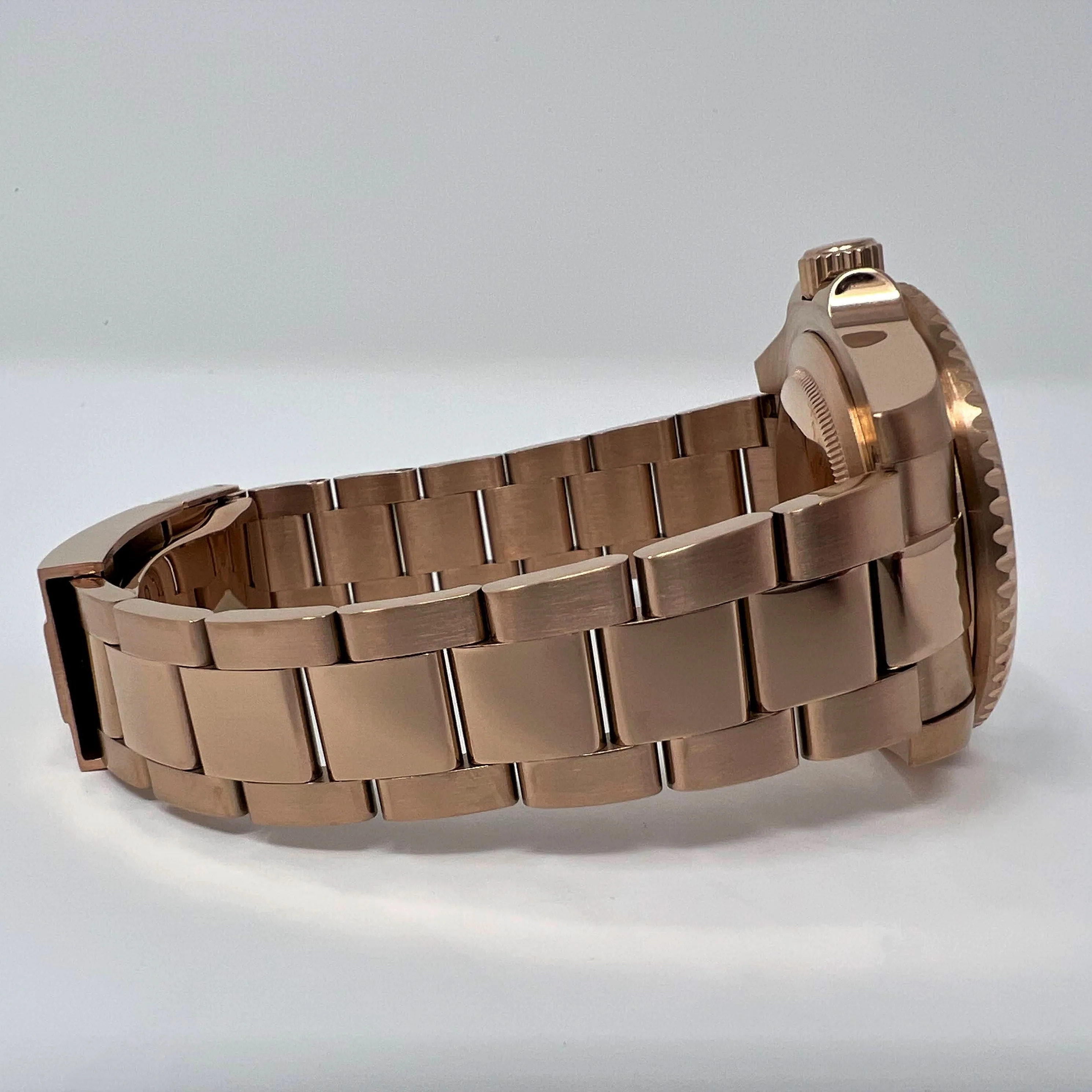 Rootbeer GMT Clean - Image 7