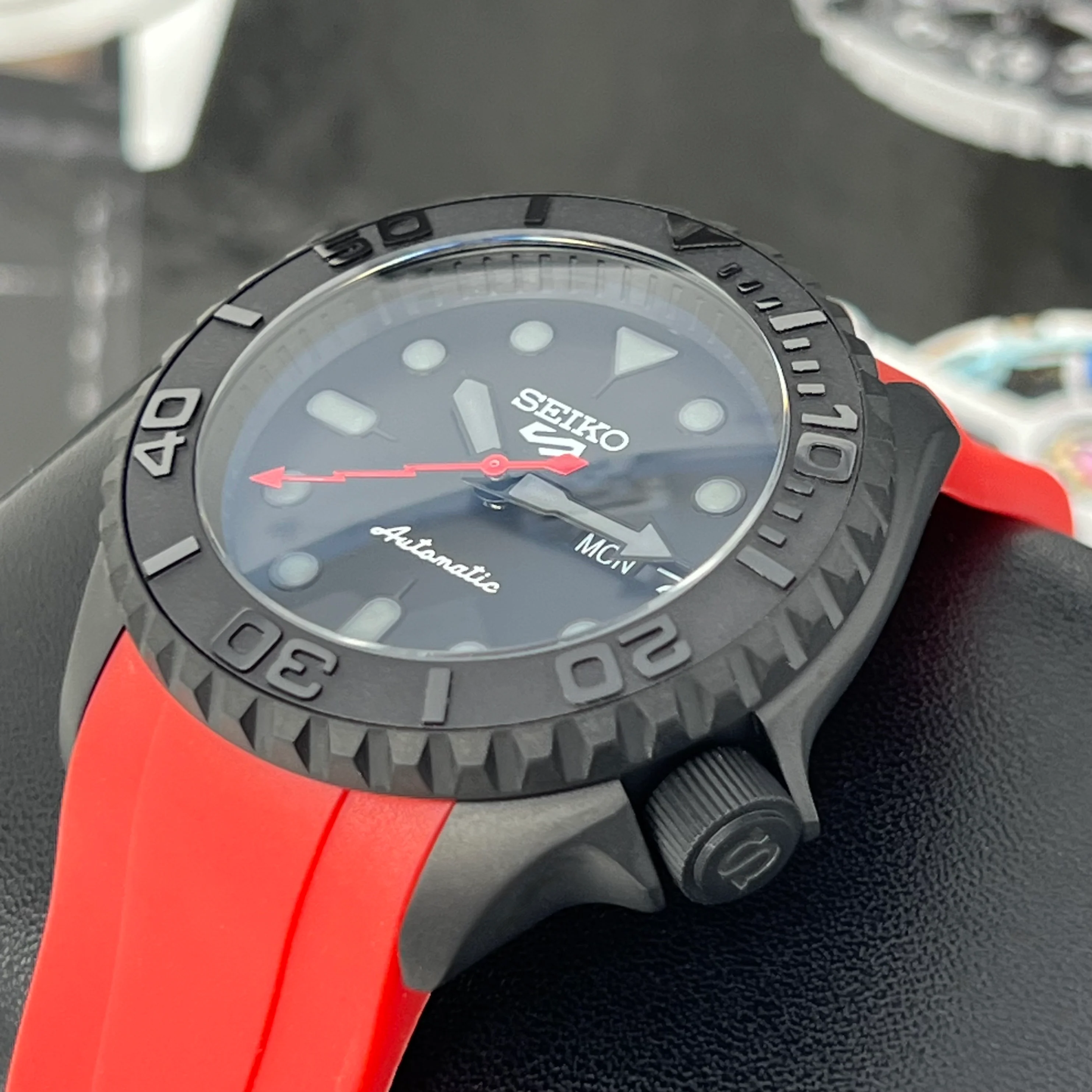 Stealth Blackout | Red - Image 4