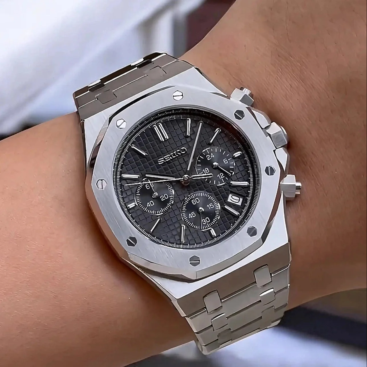 Seikoak Luxury Black Chronograph - Image 4