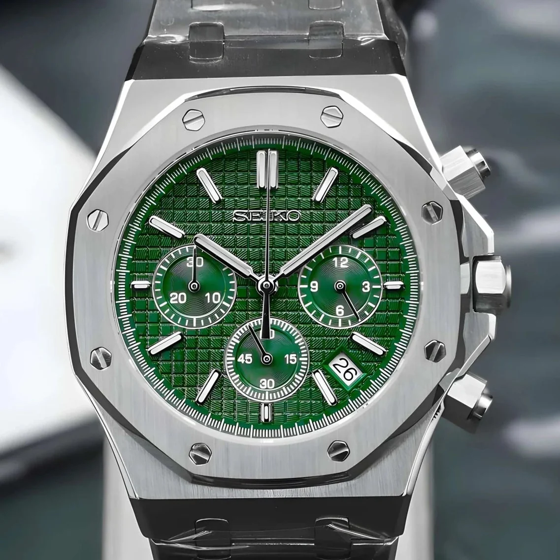 Seikoak Green Chronograph - Image 2