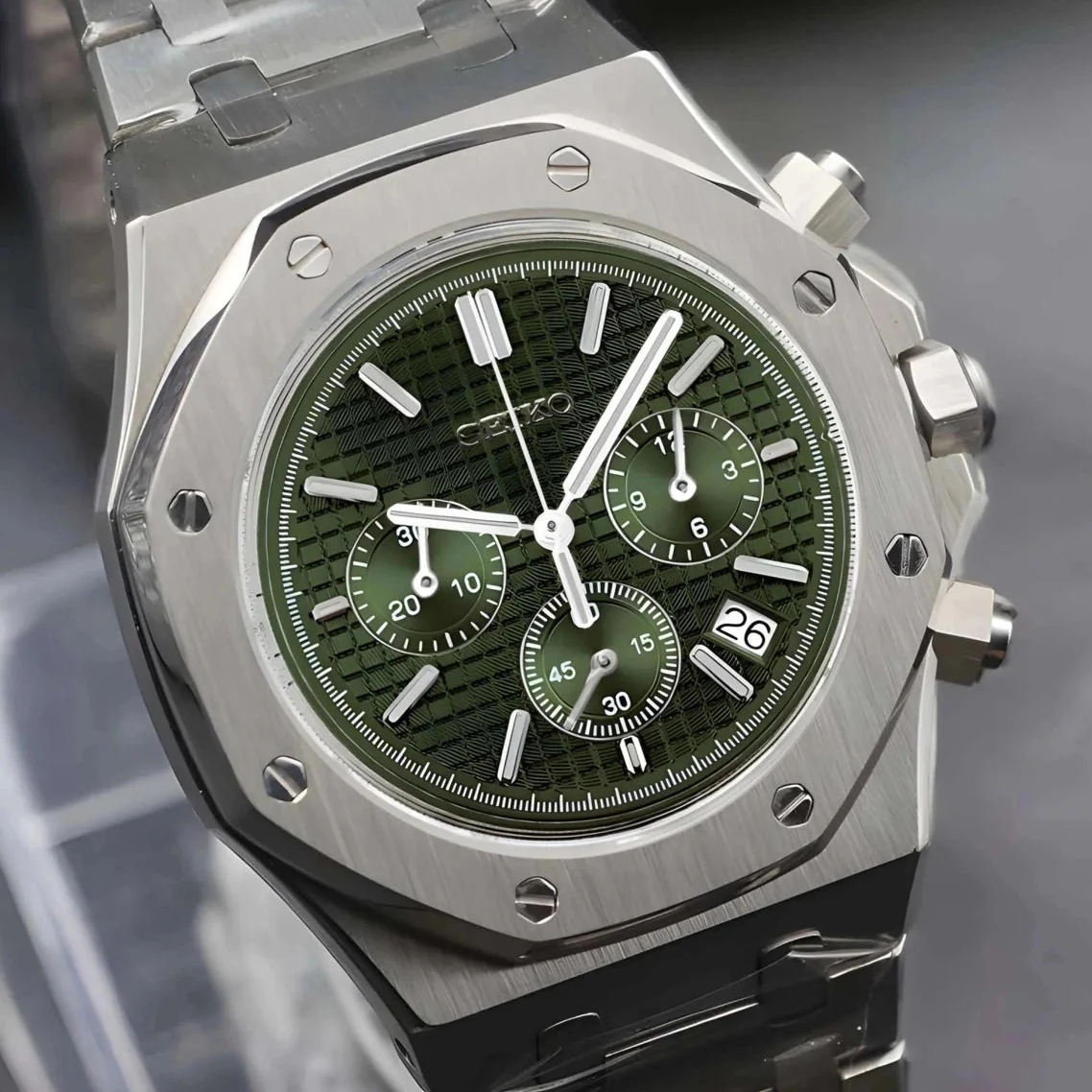 Seikoak Olive Green Chronograph - Image 3