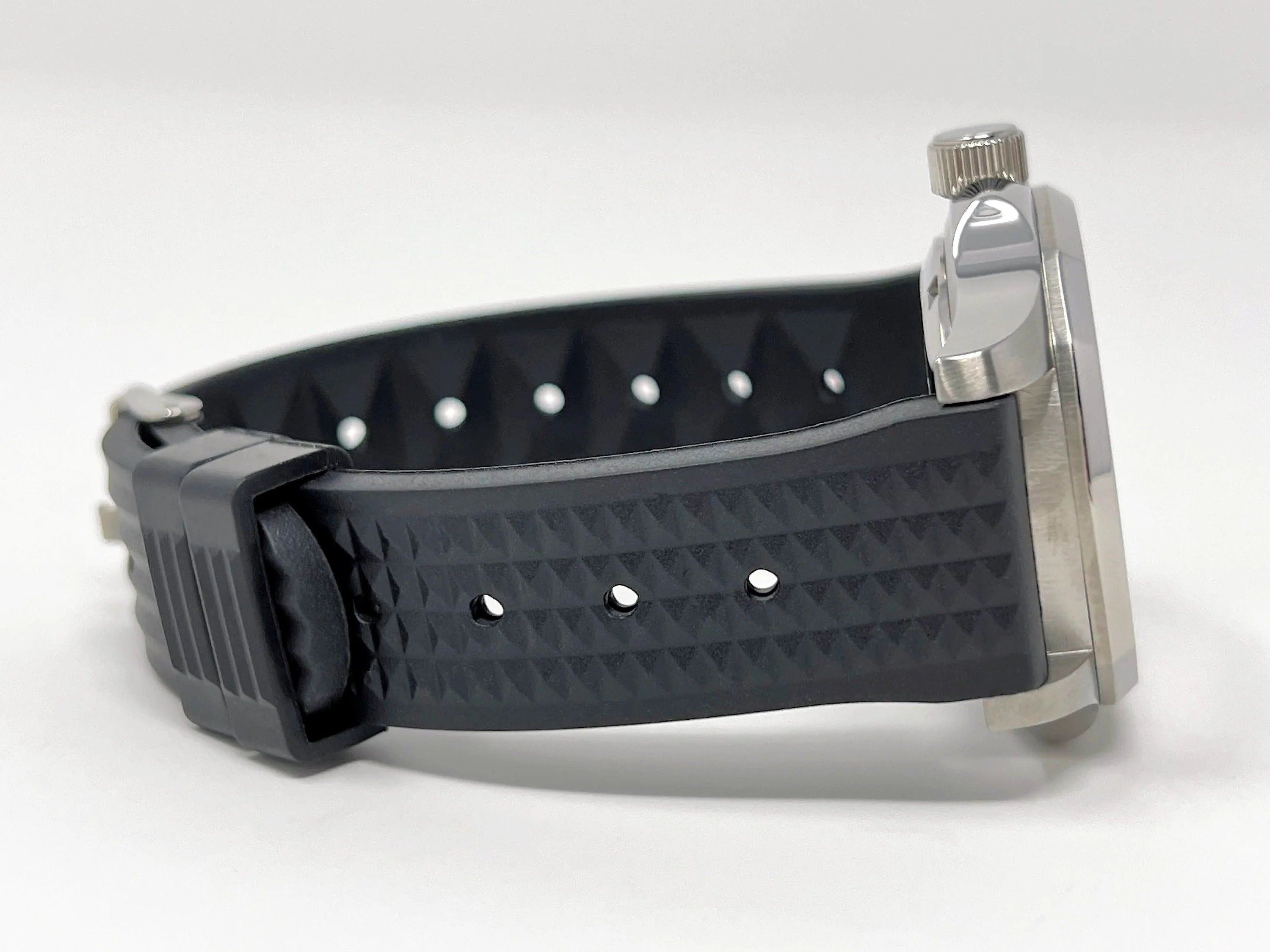Seikonaut Black on Rubber - Image 6