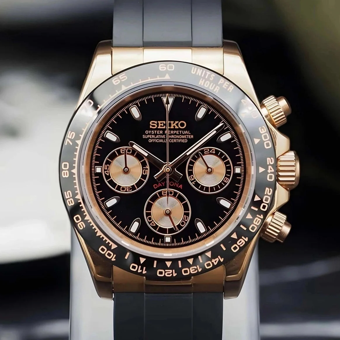 Seiktona Rose Gold on Black Rubber - Image 3